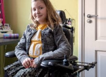 Oma van Isa collecteert