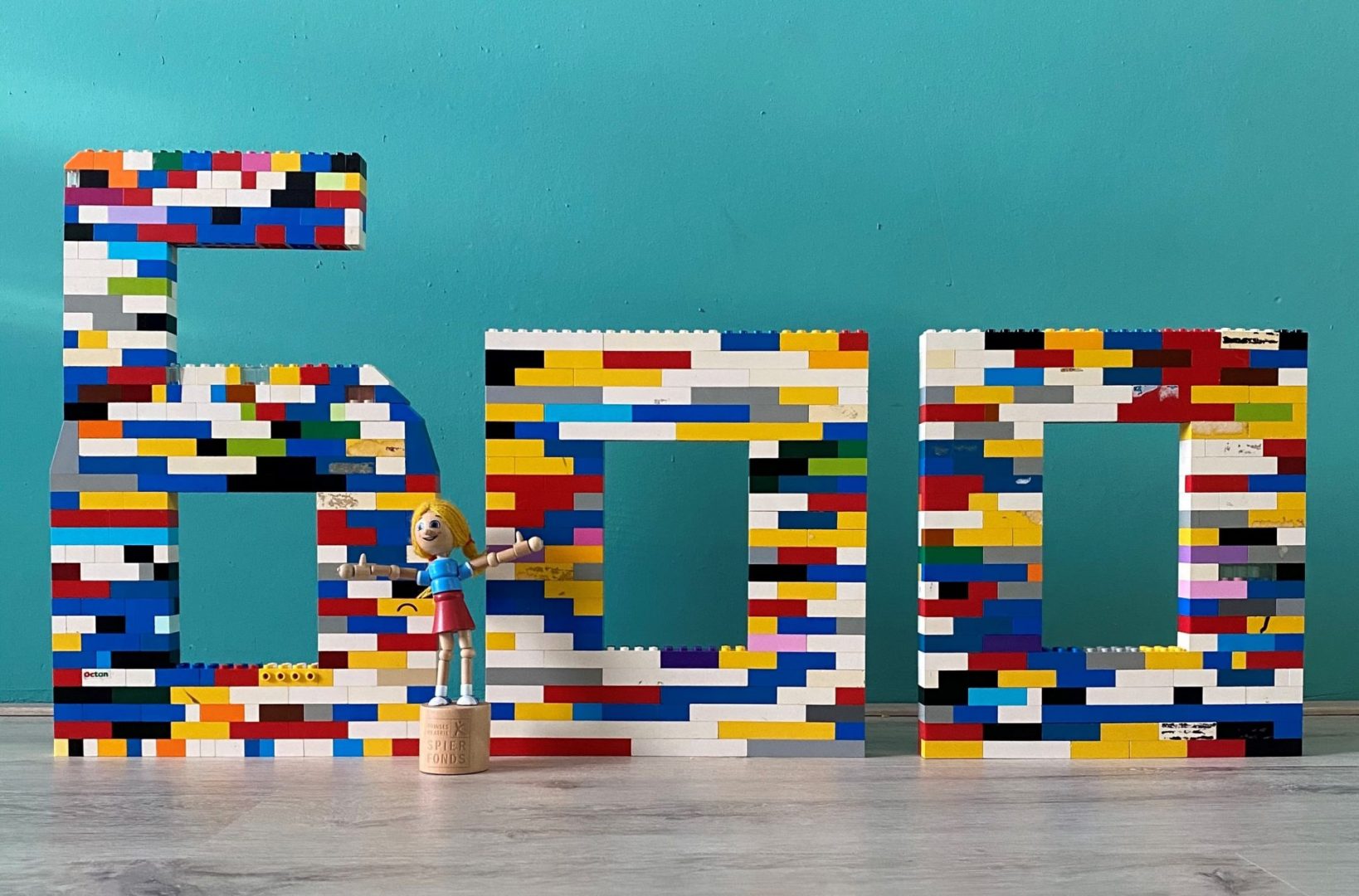 600 legoblokjes opstapelen voor de #600challenge van het Spierfonds.