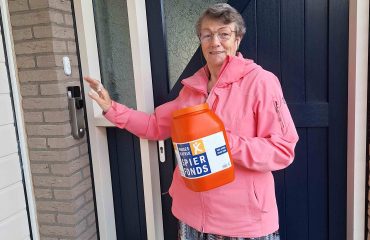 Anneke collectant Spierfonds de Lier