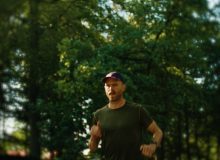 “Ik heb een vet doel. Mijn moeder steunen en die Ironman voltooien.” “Ik heb een vet doel. Mijn moeder steunen en die Ironman voltooien.”